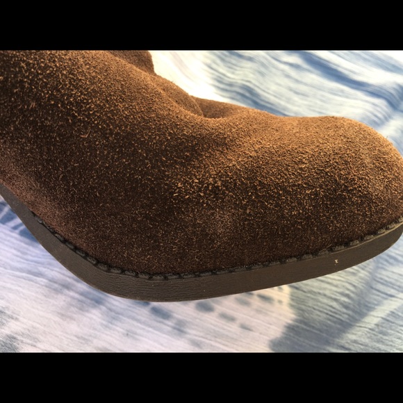 BROWN SUEDE TALL HEEL BOOTS 8.5 MEDIUM - Picture 5 of 10